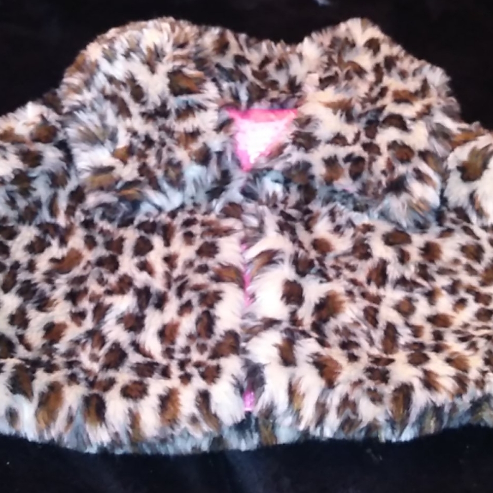 Dottie Loves Girls faux fur stole - Picture 2 of 5